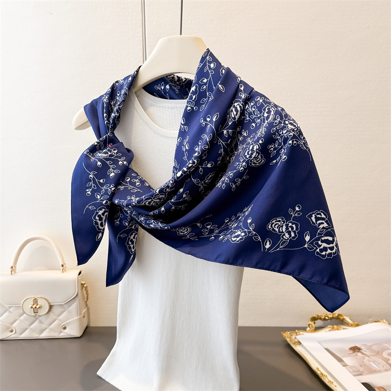 Luxury Vintage 90X90cm Square  - đánh giá và giá Ascot Neck Scarf