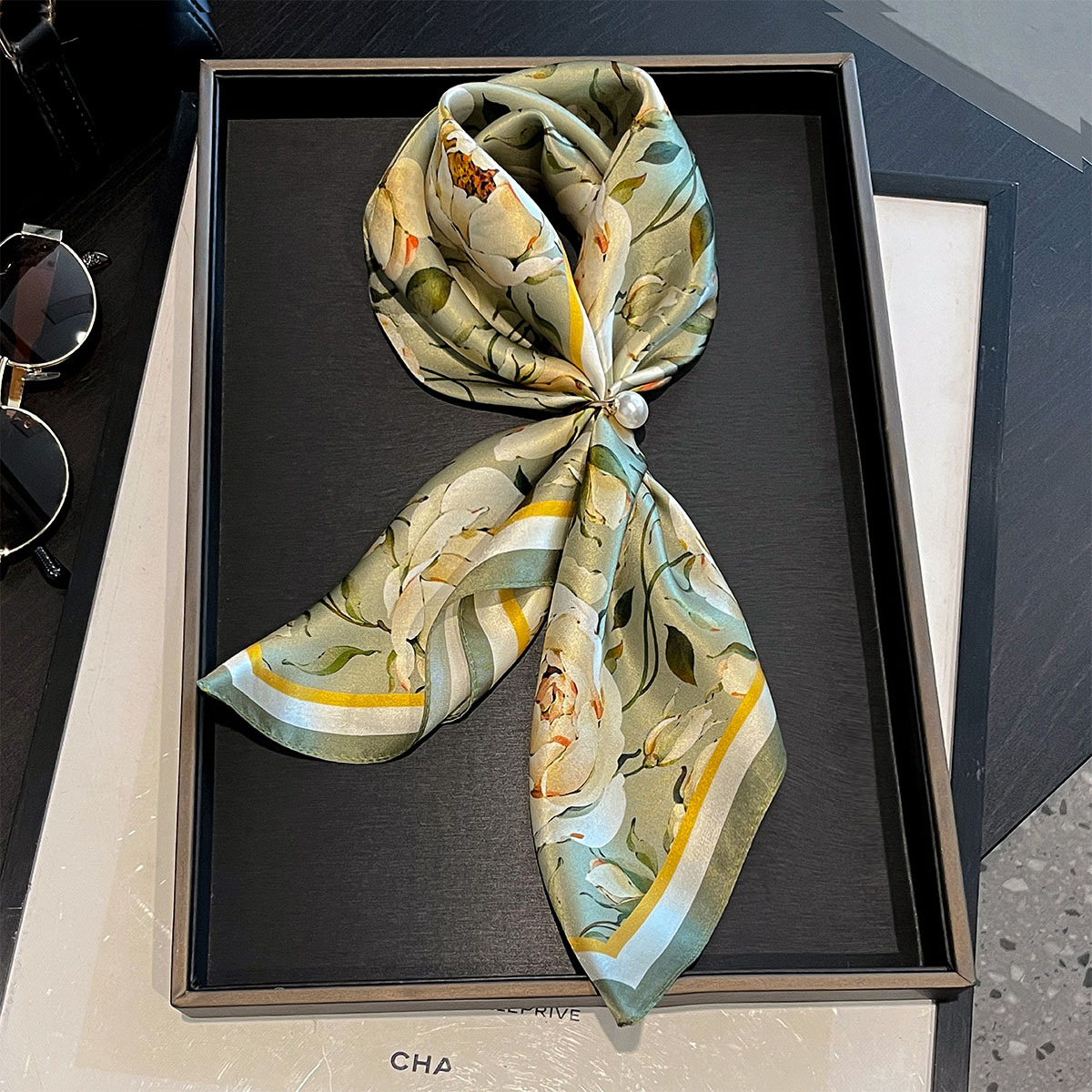 Designer Floral Square 65cm Ne - đánh giá và giá Bandana Cotton