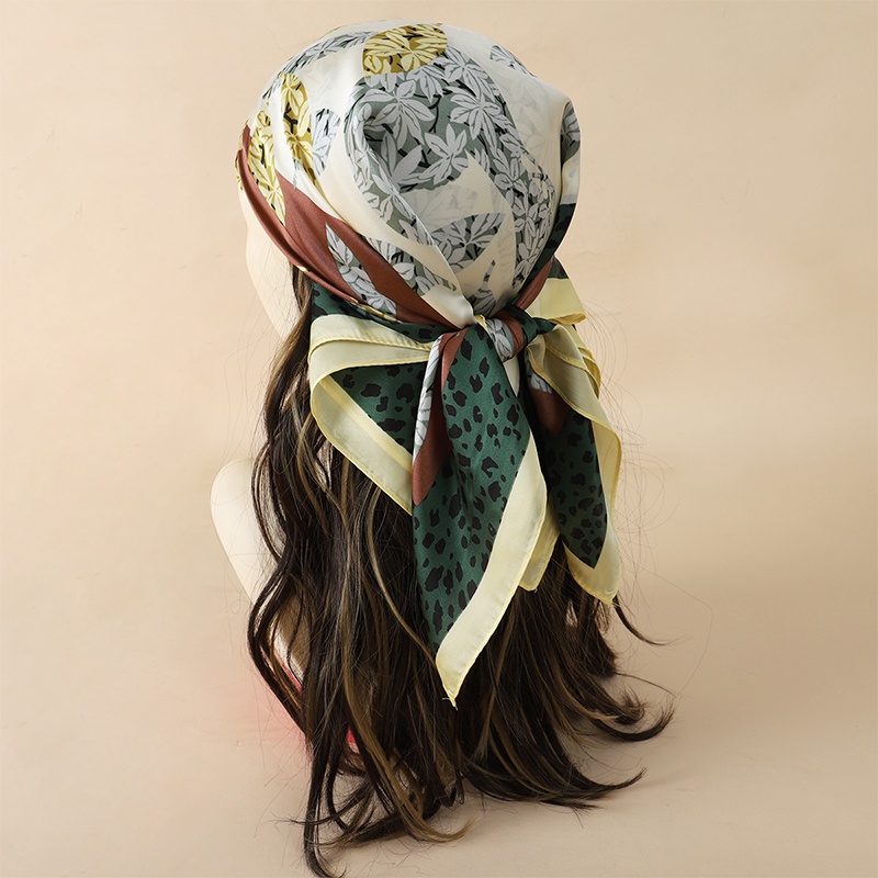 Mùa Đông Hoạt Hình Dễ Thương T - đánh giá và giá Scarf Silk Square